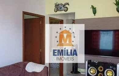 Imagem: A casa possui 2 Dormitórios, 1 Banheiro, 2 Vagas na garagem