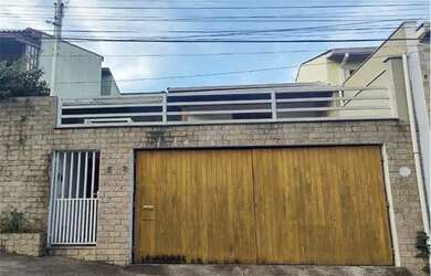 Imagem: A casa possui 3 Dormitórios, 1 Banheiro, 183m² de Área e