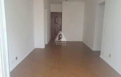 Imagem: O apartamento à venda possui 3 Dormitórios, 2 Banheiros, 2