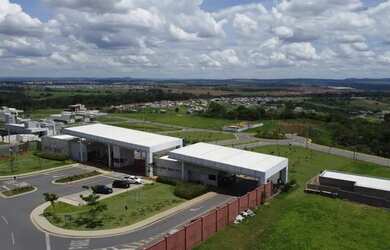 Imagem: O terreno à venda possui e está localizado em Jardins Nápoles