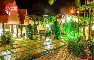 Imagem: A casa possui 4 Dormitórios, 5 Banheiros, 5 Vagas na garagem