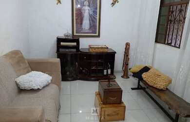 Imagem: A casa à venda possui 2 Dormitórios, 2 Banheiros, 1 Vaga na