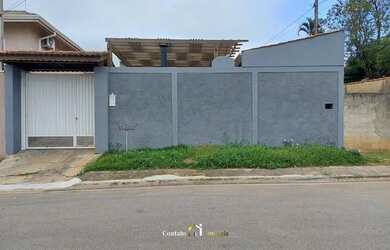 Imagem: A casa possui 5 Dormitórios, 4 Banheiros, 3 Vagas na garagem