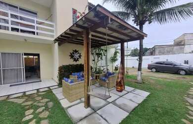 Imagem: A casa possui 4 Dormitórios, 3 Banheiros, 2 Vagas na garagem