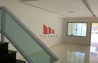 Imagem: A casa possui 3 Dormitórios, 3 Banheiros, 2 Vagas na garagem