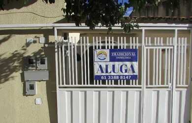 Imagem: A casa possui 4 Dormitórios, 3 Banheiros, 2 Vagas na garagem