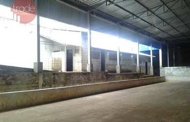 Imagem: O depósito possui 4 Vagas na garagem, 2.067m² de Área e