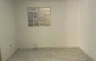 Imagem: A casa possui 2 Dormitórios, 1 Banheiro, 70m² de Área e