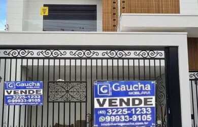 Imagem: A casa possui 4 Dormitórios, 4 Banheiros, 4 Vagas na garagem