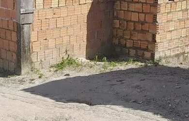 Imagem 2: Vendo este terreno ou troco por moto valor 10 mil ficA no coliseu 2 jorge...