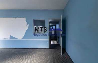 Imagem: O depósito possui 3 Vagas na garagem, 310m² de Área e está