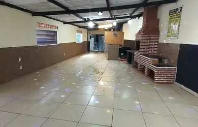 Imagem 2: ALUGO UM SALÃO DE FESTA. Churrasqueira, 3 Vagas na garageme3 Dormitórios