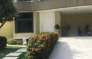 Imagem: A casa em condomínio possui 4 Dormitórios, 5 Banheiros, 3