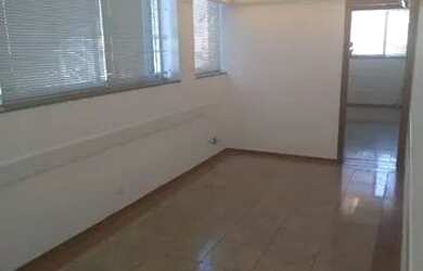 Imagem: O depósito possui 1 Vaga na garagem e 50m² de Área e está