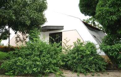 Imagem: A casa possui 4 Dormitórios, 5 Banheiros e está localizado