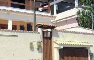 Imagem: A casa possui 2 Dormitórios, 2 Banheiros, 1 Vaga na garagem