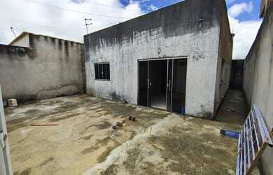 Imagem: A casa possui 3 Dormitórios, 2 Banheiros, 150m² de Área e