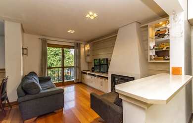 Imagem: A casa possui 4 Dormitórios, 4 Banheiros, 2 Vagas na garagem