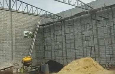 Imagem: O depósito possui 3 Vagas na garagem, 300m² de Área e está