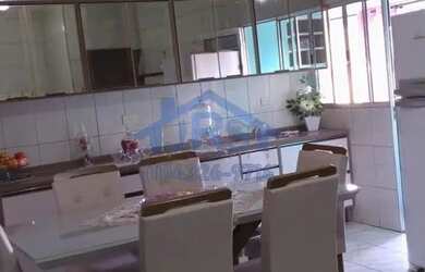 Imagem: A casa em condomínio possui 3 Dormitórios, 2 Banheiros, 2