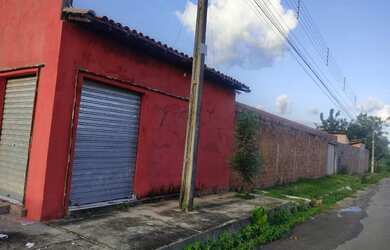 Imagem: A casa possui 2 Dormitórios, 1 Banheiro e está localizado