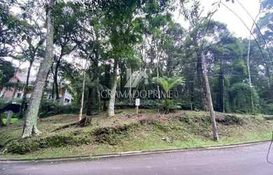 Imagem: O terreno possui 1.096m² de Área e está localizado em Gramado