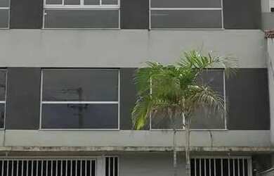 Imagem: O apartamento possui 2 Dormitórios, 1 Banheiro, 2 Vagas na