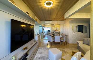 Imagem: O apartamento possui 2 Dormitórios, 2 Banheiros, 2 Vagas na