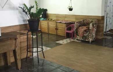 Imagem: A casa possui 2 Dormitórios, 1 Banheiro, 5 Vagas na garagem