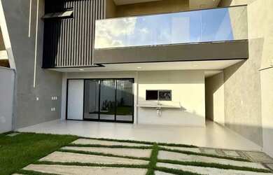 Imagem: A casa em condomínio possui 4 Dormitórios, 3 Banheiros, 2