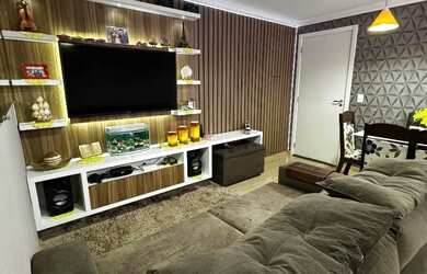 Imagem: O apartamento possui 2 Dormitórios, 1 Banheiro, 1 Vaga na garagem