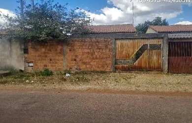 Imagem: A casa possui 2 Dormitórios, 1 Banheiro e 180m² de Área e