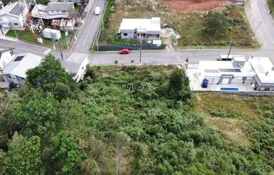 Imagem: O terreno possui 940m² de Área, Imóvel novo e está localizado