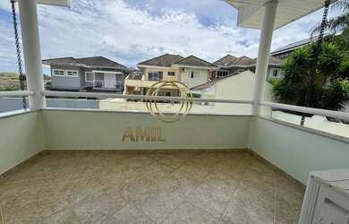 Imagem: A casa em condomínio possui 4 Dormitórios, 5 Banheiros, 2