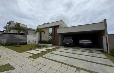 Imagem: A casa possui 3 Dormitórios, 1 Banheiro, 4 Vagas na garagem