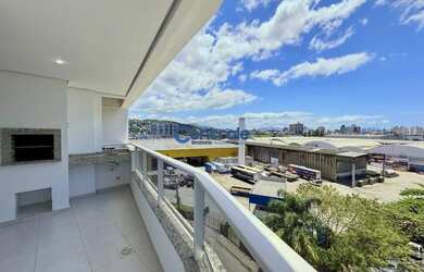 Imagem: O apartamento possui 2 Dormitórios, 2 Banheiros, 2 Vagas na