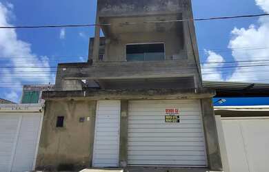 Imagem: A casa possui 4 Dormitórios, 3 Banheiros, 2 Vagas na garagem