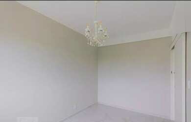 Imagem 15: Lindo 2 qts , varanda e repleto de armários, td espaçoso . Vista indevassada...