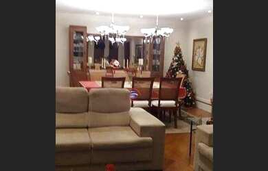 Imagem: O apartamento possui 3 Dormitórios, 1 Banheiro, 2 Vagas na