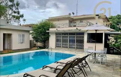 Imagem: A casa em condomínio possui 4 Dormitórios, 5 Banheiros, 4