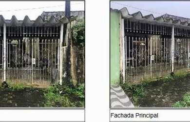 Imagem: A casa possui 2 Dormitórios, 1 Banheiro, 1 Vaga na garagem