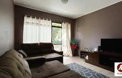 Imagem: O apartamento possui 3 Dormitórios, 1 Banheiro, 2 Vagas na