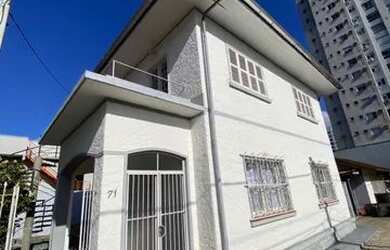 Imagem: A casa possui 5 Dormitórios, 5 Banheiros e está localizado