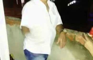 Imagem: A casa possui 5 Dormitórios, 4 Banheiros, 4 Vagas na garagem