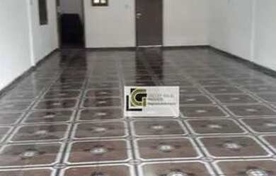 Imagem: A casa possui 3 Dormitórios, 2 Banheiros, 1 Vaga na garagem