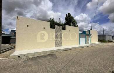 Imagem: A casa possui 3 Dormitórios, 4 Banheiros, 3 Vagas na garagem