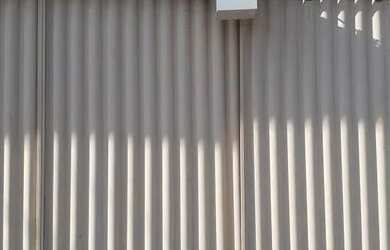 Imagem: A casa possui 2 Dormitórios, 2 Banheiros, 1 Vaga na garagem