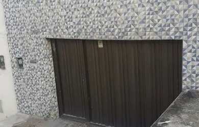 Imagem: A casa possui 4 Dormitórios, 3 Banheiros e 200m² de Área