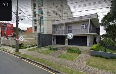 Imagem: O terreno possui 1.660m² de Área e está localizado em Bacacheri