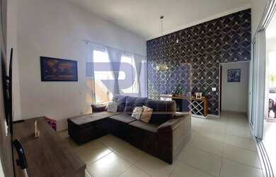 Imagem: A casa em condomínio possui 3 Dormitórios, 4 Banheiros, 2